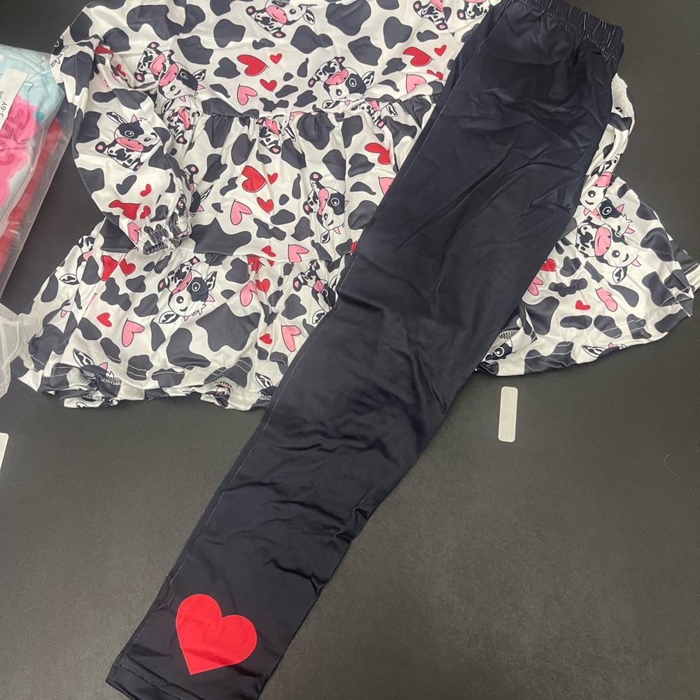 Cute Cow Print Boutique Outfit Brand New size 4/5 5/6